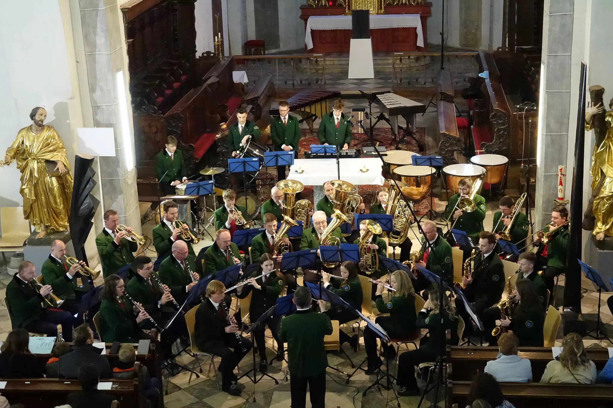 Stadtkapelle St.&nbsp;Andrä im Lavanttal beim Konzert in der Kirche, Blasmusik und Orchester.